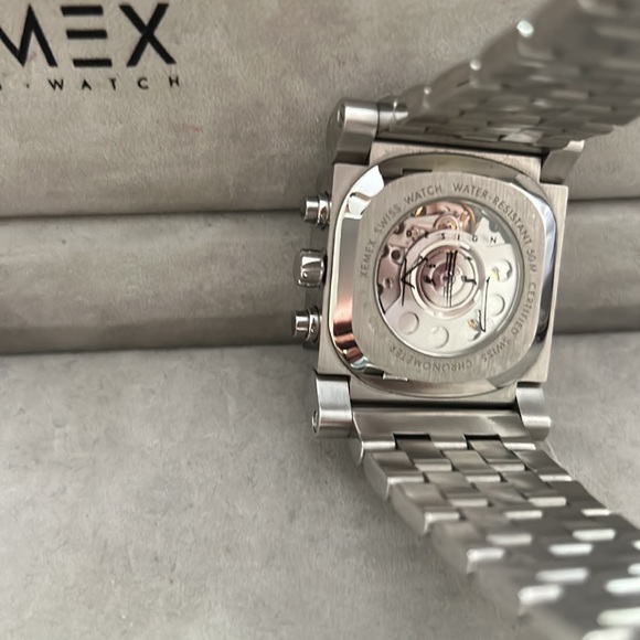 Xemex watch.  Excellent condition.  Comes with leather or metal bands. - Picture 5 of 5